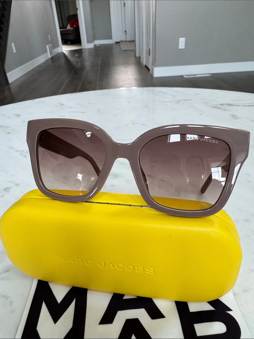 NWOT Marc Jacobs MARC 658/S Beige Brown Gradient Square Sunglasses 53mm